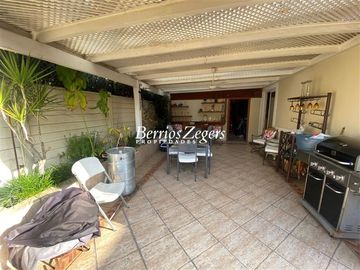 Casa en Venta en Cercano Colegio San Jose de Chicureo