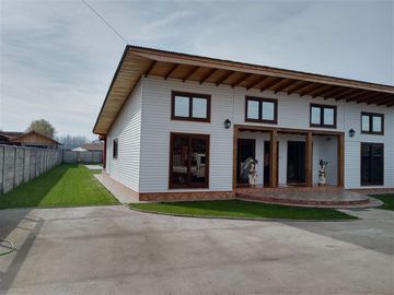 Casa en venta de 178 m2 + Terreno de 1.125 m2 en Coinco