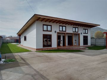 Casa en venta de 178 m2 + Terreno de 1.125 m2 en Coinco