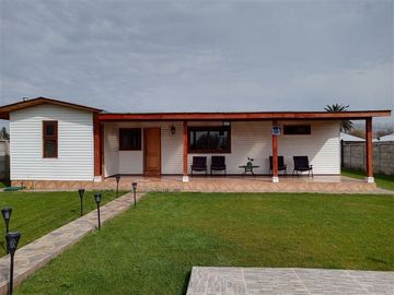 Casa en venta de 178 m2 + Terreno de 1.125 m2 en Coinco