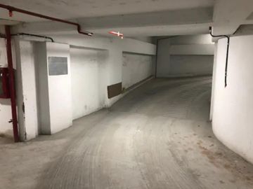 Departamento 2 amb con cochera cubierta venta. Recoleta