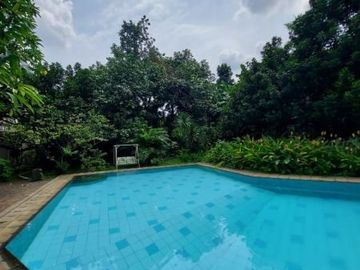 Rumah di Kemang, 2Lt, Pool, Hal. Luas, di Area Elite Bangka