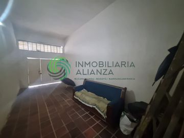 casa en venta en antonia santos. Cod V61682