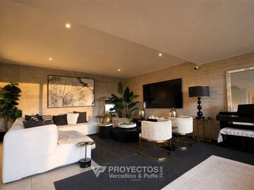 Casa con Vista Despejada en venta de 4 dorm. en Lo Barnechea