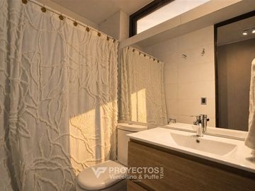 Casa con Vista Despejada en venta de 4 dorm. en Lo Barnechea