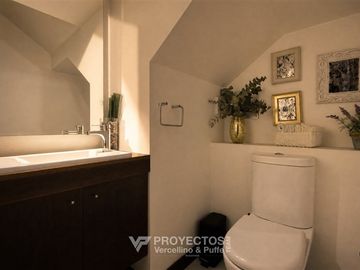 Casa con Vista Despejada en venta de 4 dorm. en Lo Barnechea