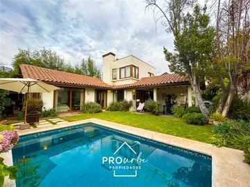 Casa en venta en La Reina barrio Carlos Ossandon