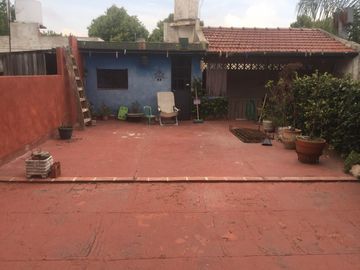 CASA 3 AMB TERRENO PROPIO GARAGE PATIO TERRAZA Y QUINCHO S/LOTE 8,66 X 13,40