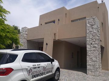 Casa en venta en Fincas de Iraola Ii
