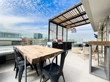 Penthouse en arriendo 3 dorm. 3 baños más servicios Vitacura