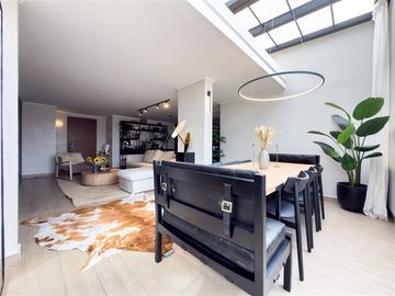 Penthouse en arriendo 3 dorm. 3 baños más servicios Vitacura