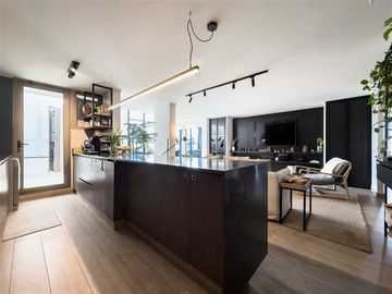 Penthouse en arriendo 3 dorm. 3 baños más servicios Vitacura