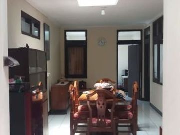 Rumah cihanjuang dekat sariwangi, pesantren bandung barat