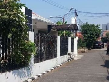 Rumah cihanjuang dekat sariwangi, pesantren bandung barat