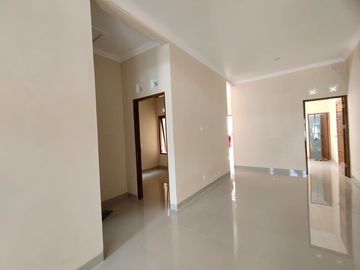 Rumah Baru Jalan Kaliurang km 10 Gentan