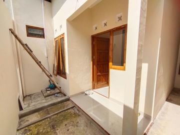 Rumah Baru Jalan Kaliurang km 10 Gentan