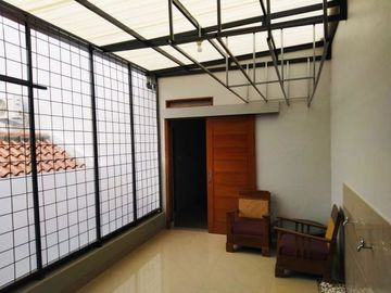 Rumah New Minimalis di Cimahi Utara12 mnt ke Maranatha Lokasi di Belakang Setra Duta Harga 2 M Nego !!