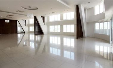 Condominium in IT Park Cebu City 2BR Fully Furnished For Sale