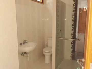 Rumah Raya Darmo Permai STRATEGIS, PLN 6600W