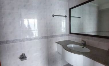 Penthouse for Lease Poblacion Makati along Burgos St