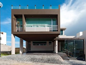 CASA EN VENTA EN  LA CALERA EL PEDREGAL PUEBLA ( RESIDENCIA)