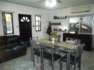 IMPECABLE CASA EN VENTA DE 3 AMBIENTES, CON PILETA Y QUINCHO, CHILAVERT