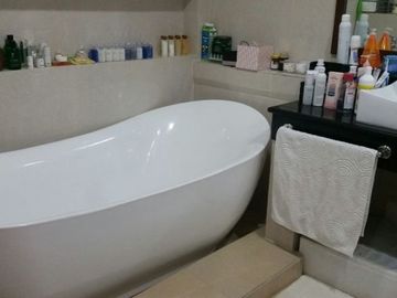 2-Storey 5 Bedroom Elegant House & Lot for SALE in Angeles City near CLARK
