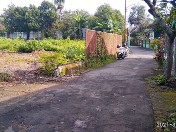 Tanah Pekarangan Luas Posisi Hook Dekat Masjid di Tamanmartani