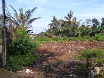 Tanah Pekarangan Luas Posisi Hook Dekat Masjid di Tamanmartani