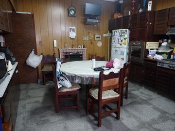 Chalet en venta de cinco ambientes de categoria en Haedo Norte Barrio Guemes