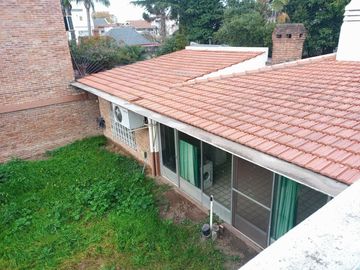 Chalet en venta de cinco ambientes de categoria en Haedo Norte Barrio Guemes