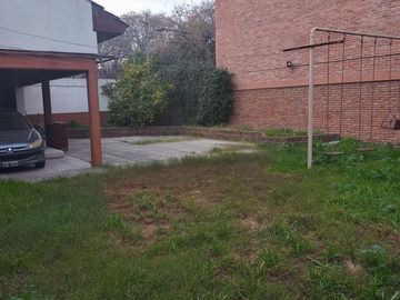 Chalet en venta de cinco ambientes de categoria en Haedo Norte Barrio Guemes