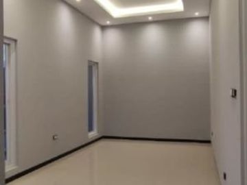 Rumah Sutorejo Utara BARU GRESS hadap selatan