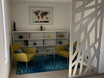 Preciosa Casa Tipo Duplex Entre El Refugio y Zibata, 149 m2, de SUPER LUJO !!
