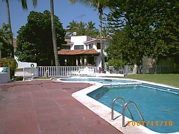 Casa Sola en Jardines de la Herradura, Puente de Ixtla, Morelos CAEN-111-Cs