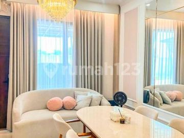 Rumah 2 Lantai Full Renovasi Citra Garden 8 (Cluster Forris Private) Jakarta Barat Depan Taman