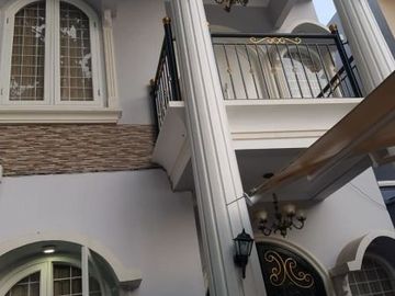 Rumah Second Seperti Baru Kokoh Mewah Clasik Luxury Strategis Bebas Banjir Di Jatibening Baru