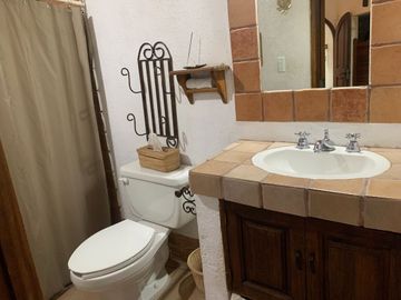 Casa en Fraccionamiento en Club de Golf Hacienda San Gaspar Jiutepec - CAEN-22-Cs