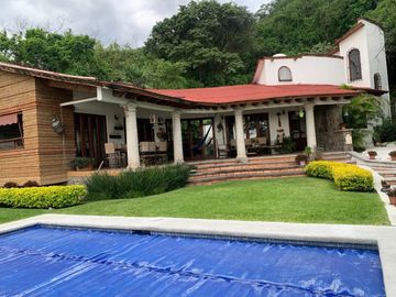 Casa en Fraccionamiento en Club de Golf Hacienda San Gaspar Jiutepec - CAEN-22-Cs