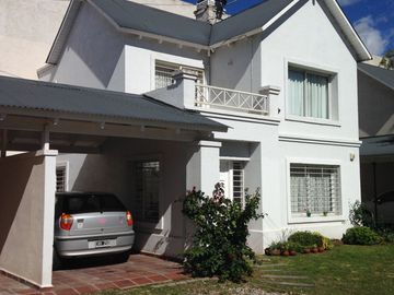 DUPLEX HOUSING CERRADO- RECTA MARTINOLLI - 2D 2B - ESCRITURA