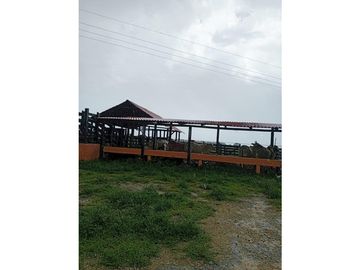 Rancho en zona oriente de 240 Hectáreas