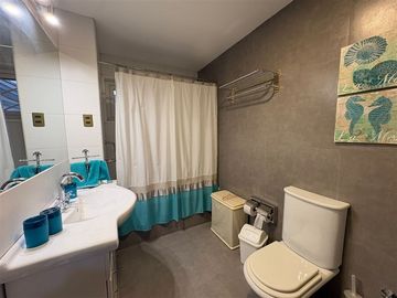 HERMOSA Y ELEGANTE PROPIEDAD 4D 2B SECTOR NORTE