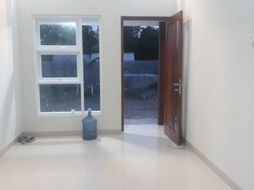RUMAH CANTIK 300 JUTAAN LEGALITAS PECAH TEPI JALAN JAMBIDAN