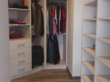 VENTA DE CASA EN GUAYLLABAMBA  4 HABITACIONES