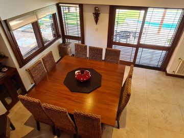 Venta - Chalet seis ambientes en dos lotes en Los Troncos -  Matheu 1190