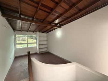 casa en arriendo en loma de los parra. Cod A9433528