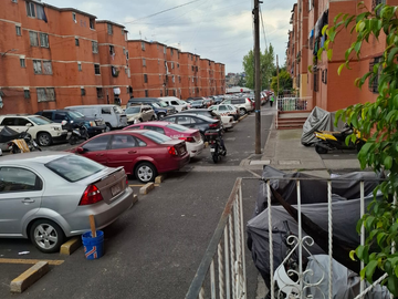 Departamento en Venta, en Lomas de Becerra.