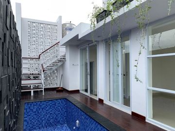 RUMAH JOGJA 2 LANTAI, WITH POOL, DEKAT KANTOR BALAI KOTA YOGYAKARTA