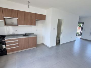 Duplex en venta de tres ambientes en Ituzaingo Norte