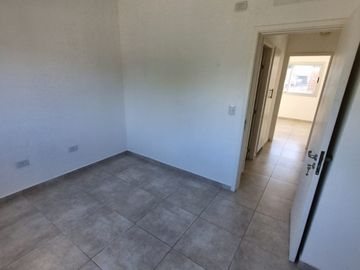 Duplex en venta de tres ambientes en Ituzaingo Norte